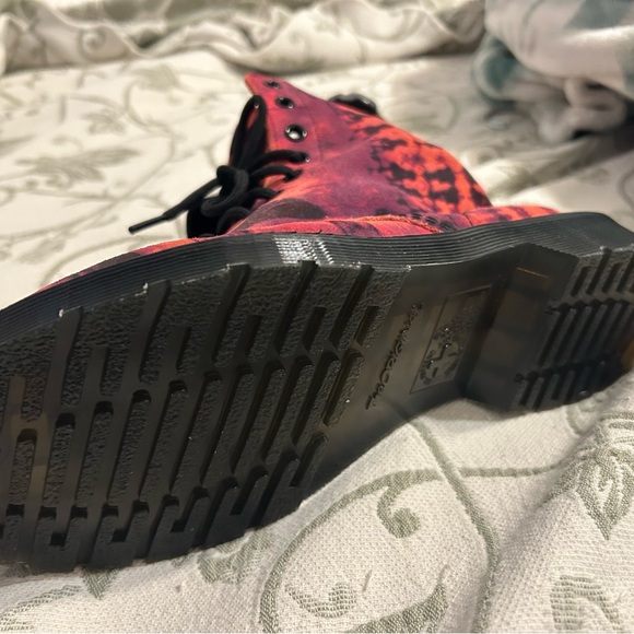 Vibrant Patterned Lace-Up Boots - Picture 7 of 8